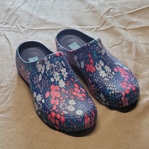 Martha Stewart Floral Garden Women's Clogs Size 8